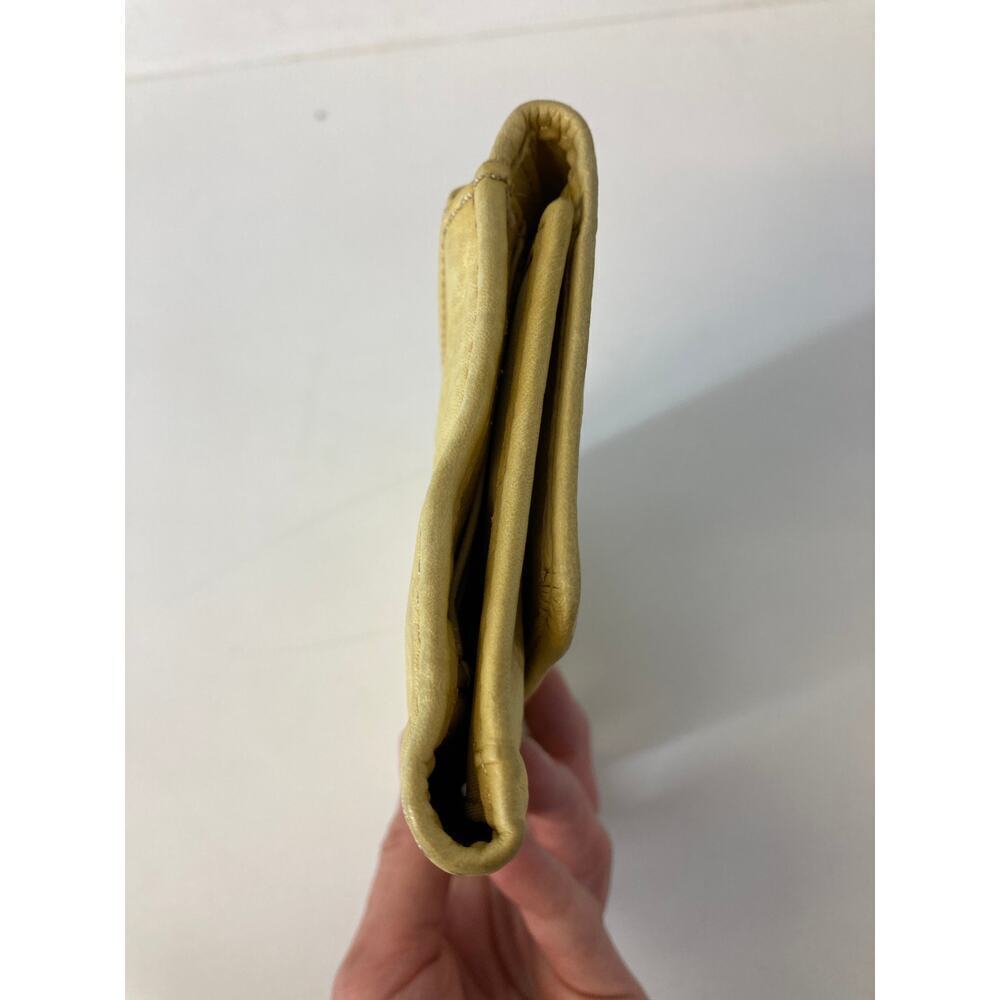 FOSSIL LARGE YELLOW SMOOTH LEATHER WOMENS WALLET - Picture 11 of 16